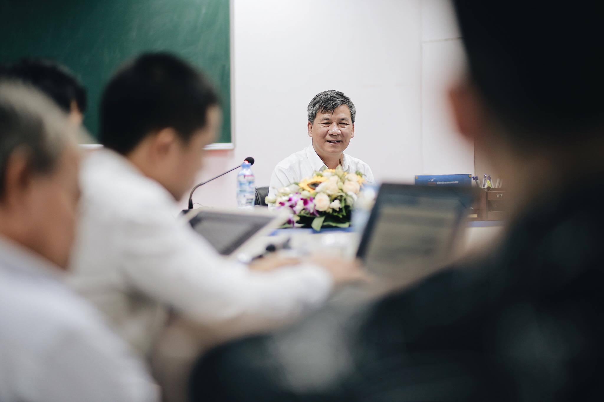 Viện trưởng Viện huyết học truyền máu trung ương: Sẽ có người nói buổi chia tay là dàn dựng. Nhưng tôi nghĩ giọt nước mắt thì không giả và được - Ảnh 6. Viện trưởng Viện huyết học truyền máu trung ương: Sẽ có người nói buổi chia tay là dàn dựng. Nhưng tôi nghĩ giọt nước mắt thì không giả và được - Ảnh 6.