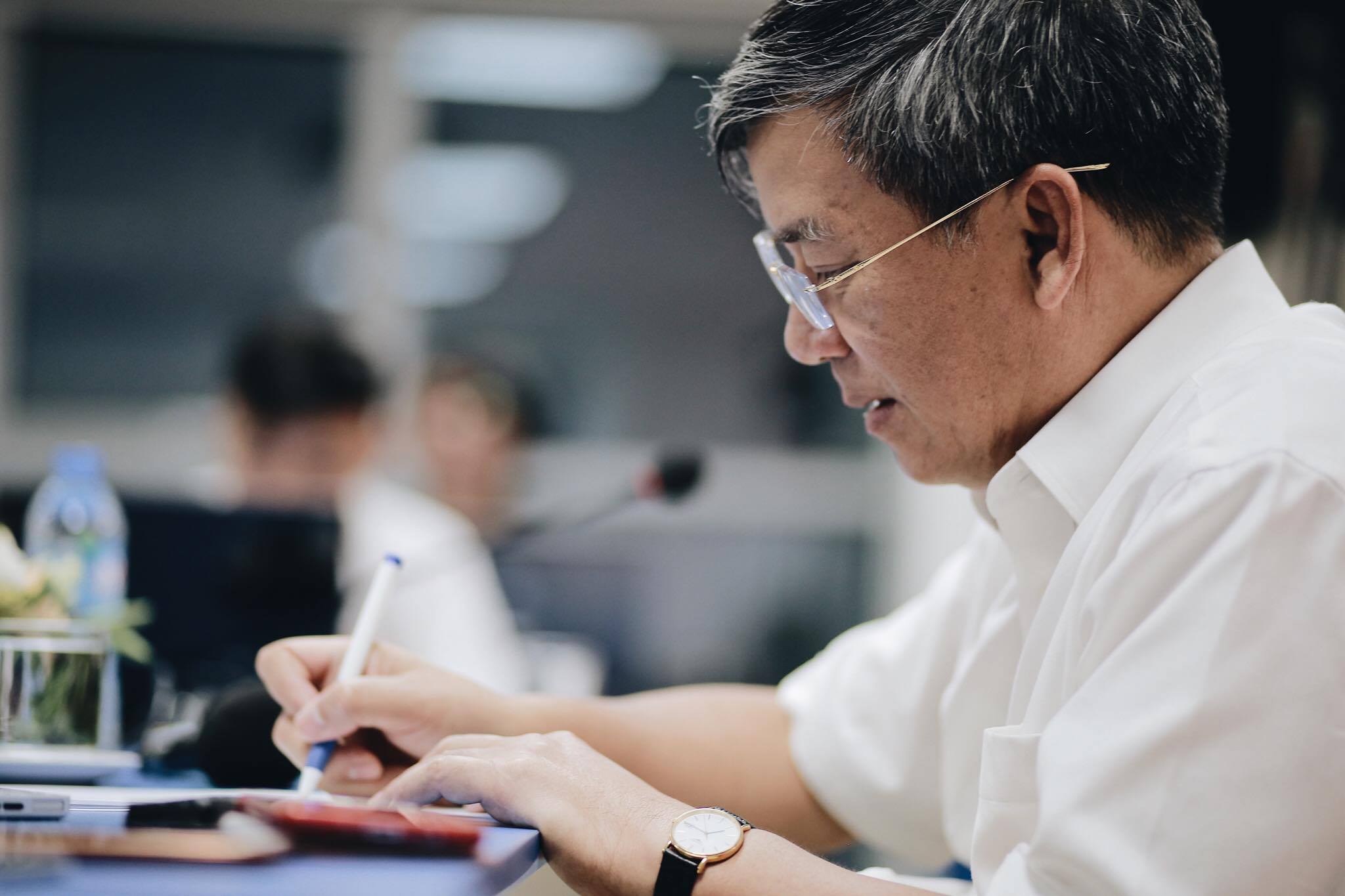 Viện trưởng Viện huyết học truyền máu trung ương: Sẽ có người nói buổi chia tay là dàn dựng. Nhưng tôi nghĩ giọt nước mắt thì không giả và được - Ảnh 7. Viện trưởng Viện huyết học truyền máu trung ương: Sẽ có người nói buổi chia tay là dàn dựng. Nhưng tôi nghĩ giọt nước mắt thì không giả và được - Ảnh 7.