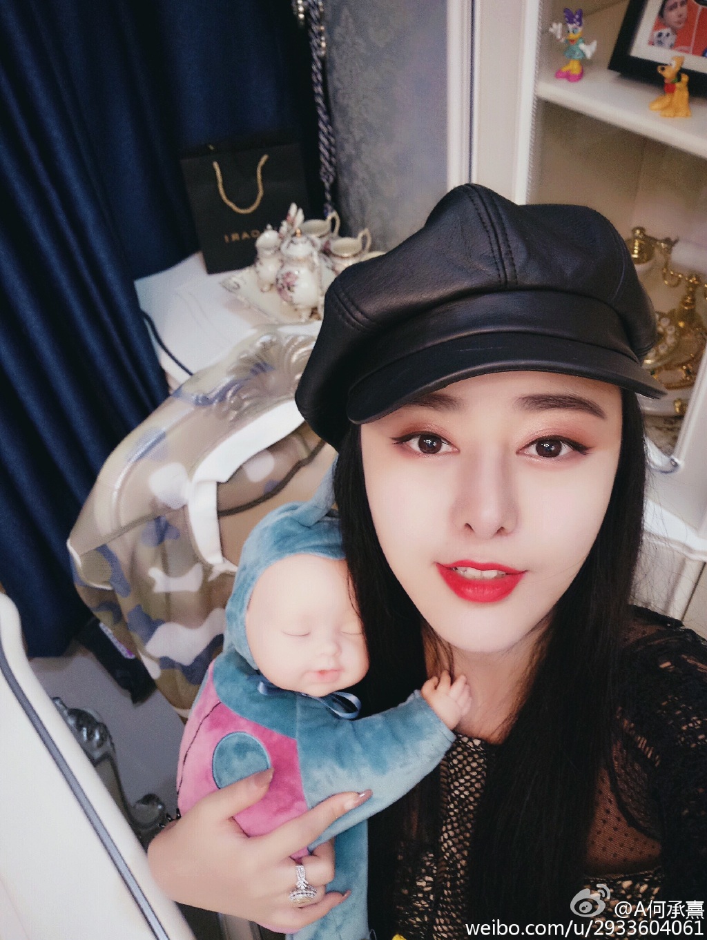 Cô gái mất 8 năm phẫu thuật giống Phạm Băng Băng rồi cưới luôn bác sĩ thẩm mỹ cho mình - Ảnh 7. Cô gái mất 8 năm phẫu thuật giống Phạm Băng Băng rồi cưới luôn bác sĩ thẩm mỹ cho mình - Ảnh 7.