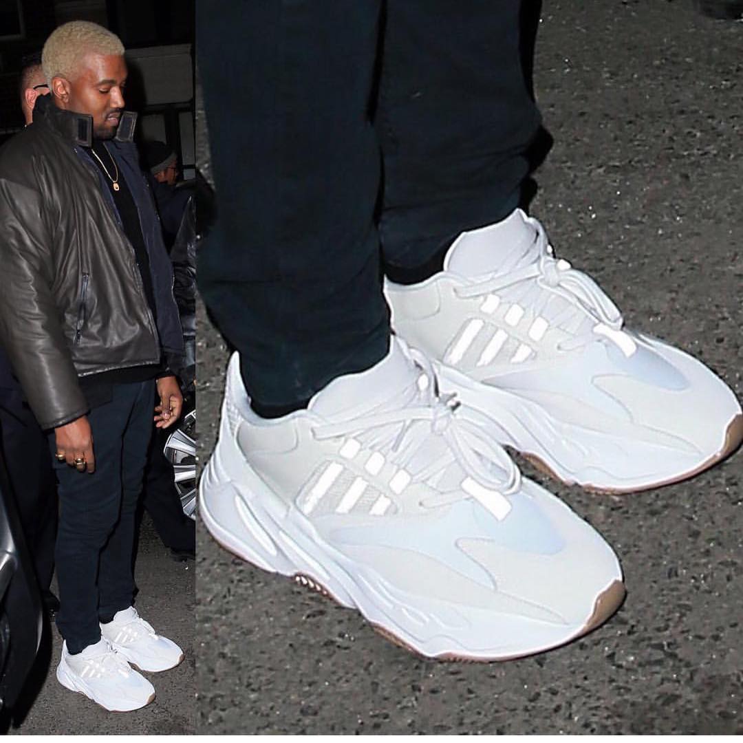 Kanye West ra mắt BST Yeezy Season 5, mẫu giày Yeezy mới nhất bị chê xấu thậm tệ - Ảnh 15. Kanye West ra mắt BST Yeezy Season 5, mẫu giày Yeezy mới nhất bị chê xấu thậm tệ - Ảnh 15.