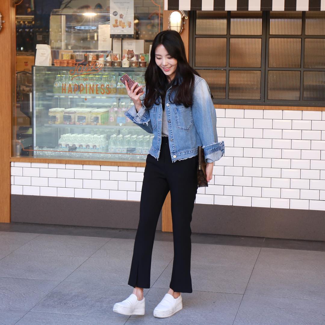 Trời ấm dần lên rồi, chuẩn bị lôi denim jacket ra diện thôi các cô nàng - Ảnh 7. Trời ấm dần lên rồi, chuẩn bị lôi denim jacket ra diện thôi các cô nàng - Ảnh 7.