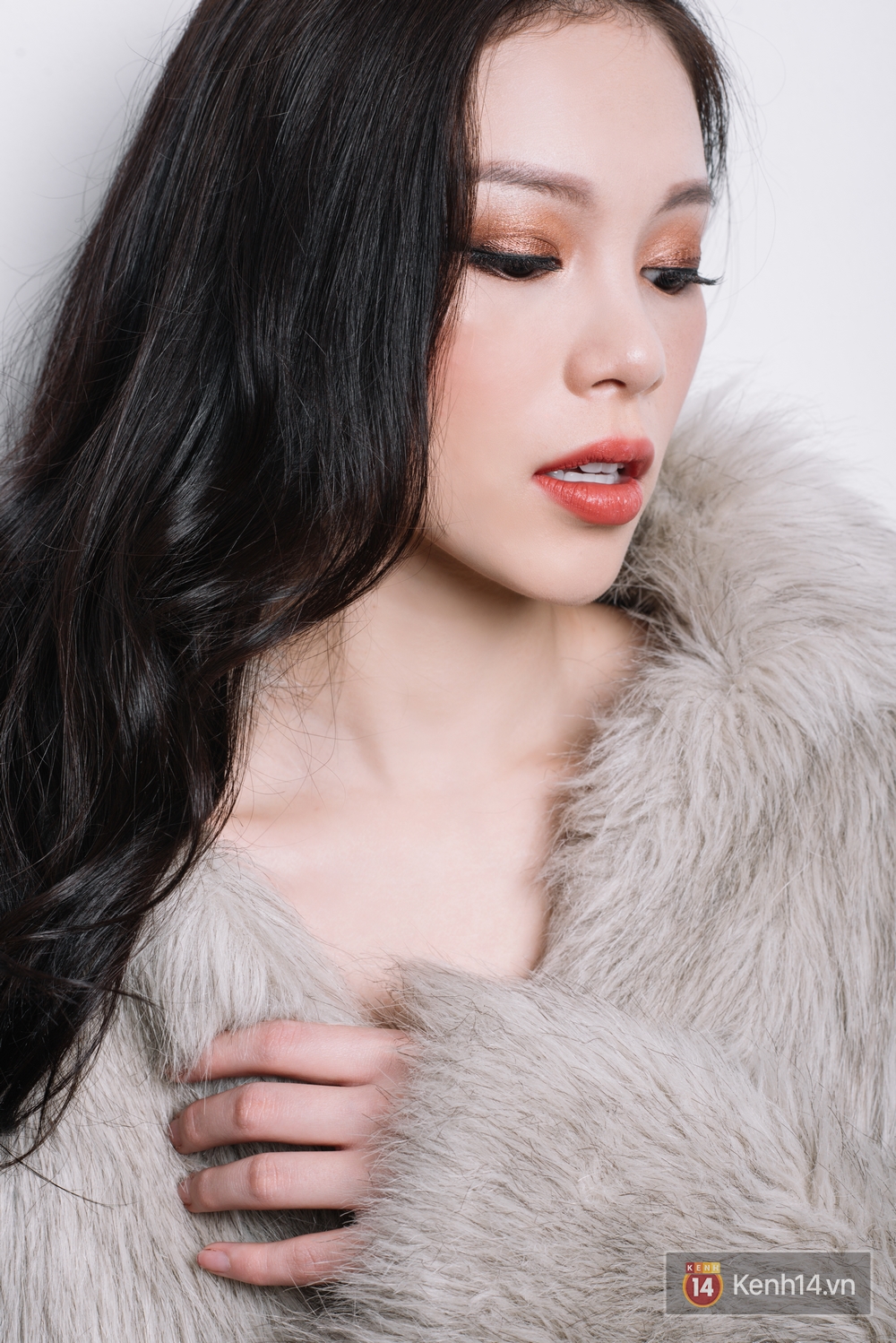 Em xinh nhất Tết này với 2 kiểu makeup son hồng đất và cam đất đơn giản mà lung linh - Ảnh 6. Em xinh nhất Tết này với 2 kiểu makeup son hồng đất và cam đất đơn giản mà lung linh - Ảnh 6.