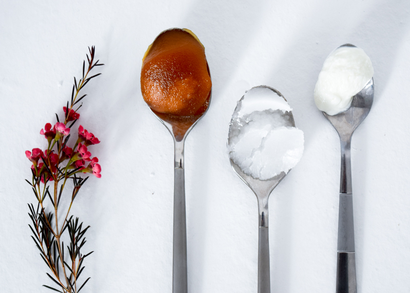 Với chiến thuật chăm sóc tóc này, mái tóc khô xơ sau Tết của bạn sẽ bóng đẹp lại ngay thôi - Ảnh 3. Với chiến thuật chăm sóc tóc này, mái tóc khô xơ sau Tết của bạn sẽ bóng đẹp lại ngay thôi - Ảnh 3.