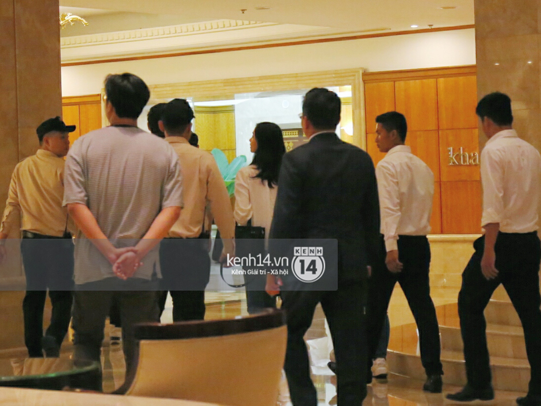 Sau khi hào hứng chào fan Việt ở sân bay, Yoona (SNSD) trở về khách sạn vào nửa đêm - Ảnh 3. Sau khi hào hứng chào fan Việt ở sân bay, Yoona (SNSD) trở về khách sạn vào nửa đêm - Ảnh 3.