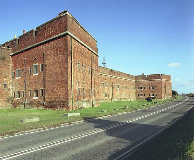 Bí ẩn chuyện anh chàng quay phim bị cào xước người trong ngôi nhà quỷ dữ - Ảnh 4. Bí ẩn chuyện anh chàng quay phim bị cào xước người trong ngôi nhà quỷ dữ - Ảnh 4.