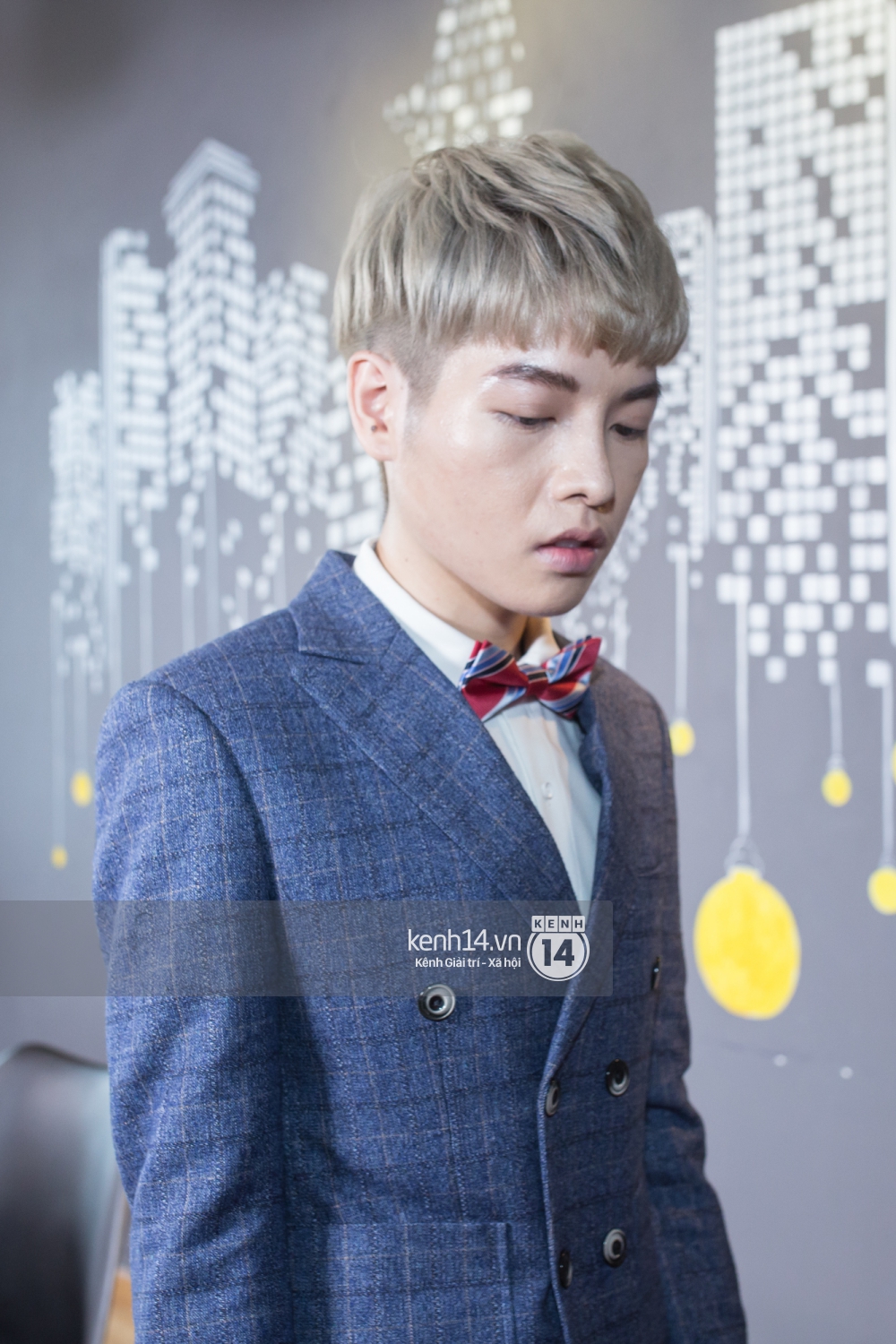 Sau khi lột xác thành mỹ nam, Đức Phúc bỗng ham trang điểm hơn hẳn - Ảnh 3. Sau khi lột xác thành mỹ nam, Đức Phúc bỗng ham trang điểm hơn hẳn - Ảnh 3.