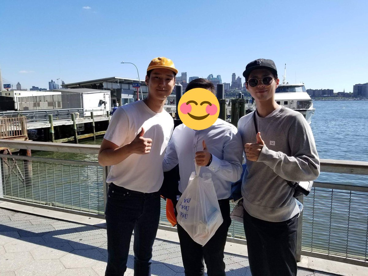 Đã tìm ra cặp bromance hot nhất showbiz Hàn: Đều đẹp như tranh, tài năng lại còn dính nhau như sam - Ảnh 3. Đã tìm ra cặp bromance hot nhất showbiz Hàn: Đều đẹp như tranh, tài năng lại còn dính nhau như sam - Ảnh 3.