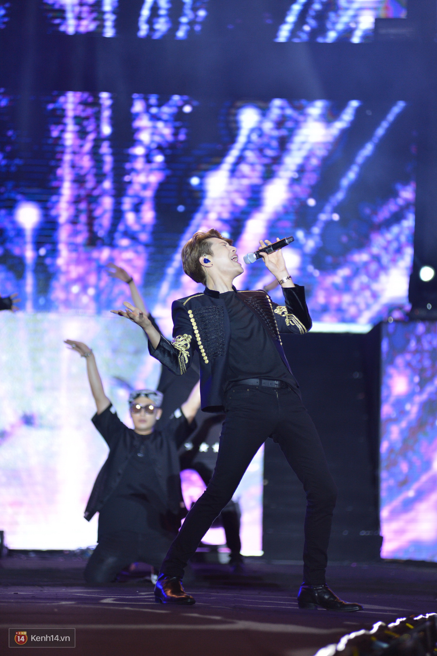 MBC Music K-Plus Concert: Khán giả đông hơn hẳn đêm diễn đầu, dàn sao Hàn hát nhảy cực sung - Ảnh 13. MBC Music K-Plus Concert: Khán giả đông hơn hẳn đêm diễn đầu, dàn sao Hàn hát nhảy cực sung - Ảnh 13.