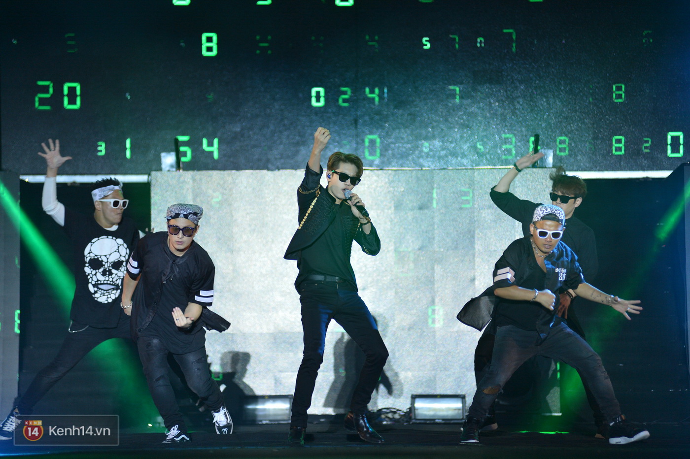 MBC Music K-Plus Concert: Khán giả đông hơn hẳn đêm diễn đầu, dàn sao Hàn hát nhảy cực sung - Ảnh 16. MBC Music K-Plus Concert: Khán giả đông hơn hẳn đêm diễn đầu, dàn sao Hàn hát nhảy cực sung - Ảnh 16.