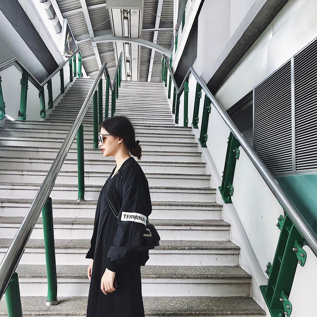 4 cách tạo kiểu vừa nhanh vừa xinh hết ý dành cho các nàng tóc dày - Ảnh 18. 4 cách tạo kiểu vừa nhanh vừa xinh hết ý dành cho các nàng tóc dày - Ảnh 18.