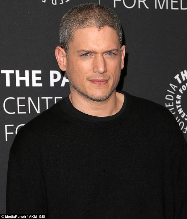 Wentworth Miller - Tuổi thơ của các fan Vượt ngục giờ đã 44 tuổi và lộ tóc muối tiêu - Ảnh 4.