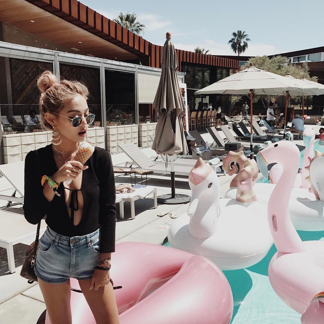 4 cách tạo kiểu vừa nhanh vừa xinh hết ý dành cho các nàng tóc dày - Ảnh 16. 4 cách tạo kiểu vừa nhanh vừa xinh hết ý dành cho các nàng tóc dày - Ảnh 16.