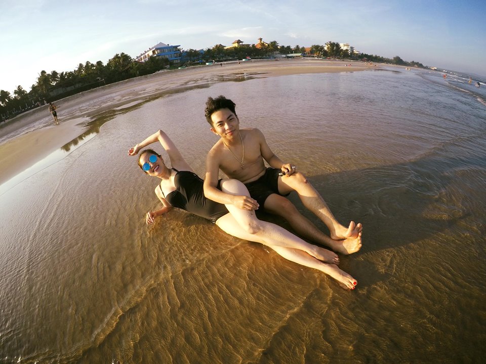 Khánh Thi diện bikini, hôn ông xã Phan Hiển đắm đuối trong kì nghỉ - Ảnh 6. Khánh Thi diện bikini, hôn ông xã Phan Hiển đắm đuối trong kì nghỉ - Ảnh 6.