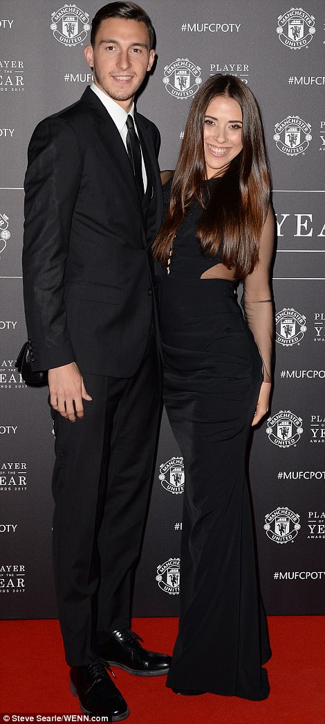 Quả bóng hồng 2016 đánh bật nhan sắc dàn WAGs Man Utd - Ảnh 10. Quả bóng hồng 2016 đánh bật nhan sắc dàn WAGs Man Utd - Ảnh 10.