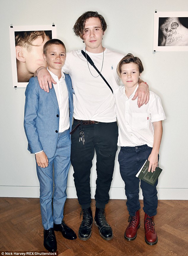 3 quý tử nhà Beckham ngày càng khôn lớn, nhưng ai là người đẹp trai giống bố nhất? - Ảnh 4. 3 quý tử nhà Beckham ngày càng khôn lớn, nhưng ai là người đẹp trai giống bố nhất? - Ảnh 4.