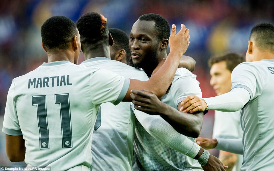 Lukaku ghi bàn chỉ sau 2 phút, Man Utd thắng dễ ở Na Uy - Ảnh 2. Lukaku ghi bàn chỉ sau 2 phút, Man Utd thắng dễ ở Na Uy - Ảnh 2.