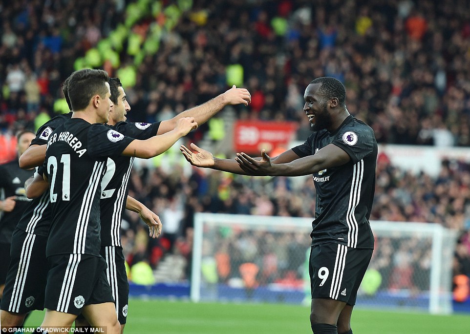 Man Utd đứt mạch toàn thắng, vẫn giữ ngôi đầu Premier League - Ảnh 3. Man Utd đứt mạch toàn thắng, vẫn giữ ngôi đầu Premier League - Ảnh 3.