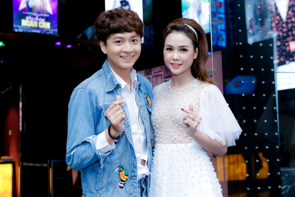 Tái hợp sau 9 năm không liên lạc, Ngô Kiến Huy - Sam thả tim đầy tình tứ tại họp báo ra mắt MV - Ảnh 3. Tái hợp sau 9 năm không liên lạc, Ngô Kiến Huy - Sam thả tim đầy tình tứ tại họp báo ra mắt MV - Ảnh 3.