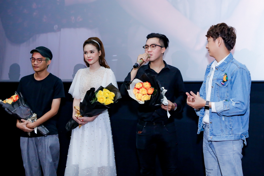 Tái hợp sau 9 năm không liên lạc, Ngô Kiến Huy - Sam thả tim đầy tình tứ tại họp báo ra mắt MV - Ảnh 9. Tái hợp sau 9 năm không liên lạc, Ngô Kiến Huy - Sam thả tim đầy tình tứ tại họp báo ra mắt MV - Ảnh 9.