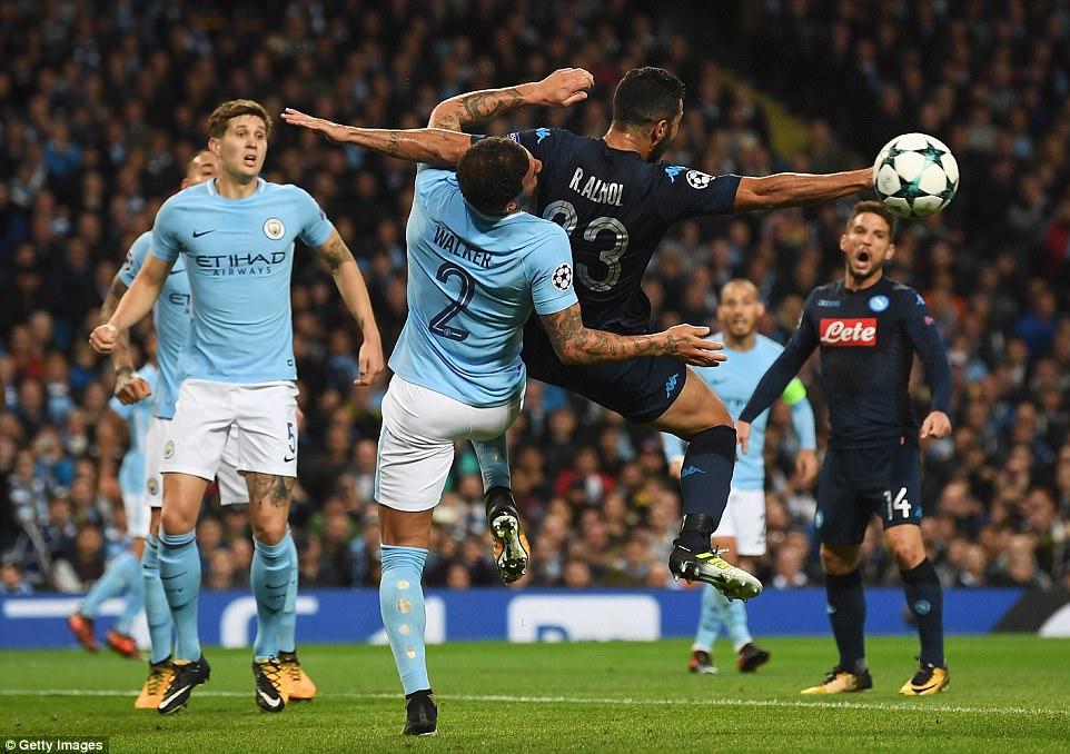 Man City khoe sức mạnh, độc chiếm ngôi đầu bảng F Champions League - Ảnh 7. Man City khoe sức mạnh, độc chiếm ngôi đầu bảng F Champions League - Ảnh 7.