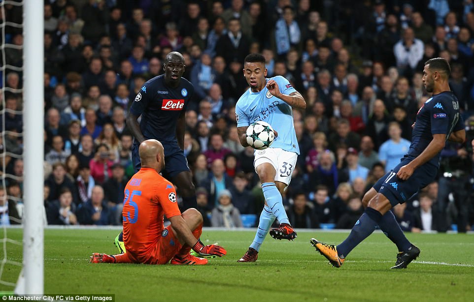 Man City khoe sức mạnh, độc chiếm ngôi đầu bảng F Champions League - Ảnh 6. Man City khoe sức mạnh, độc chiếm ngôi đầu bảng F Champions League - Ảnh 6.