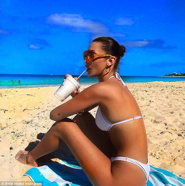 Bella Hadid và Kendall Jenner khiến fan xuýt xoa với 3 vòng nóng bỏng, eo thon hông nở siêu hút mắt - Ảnh 6.