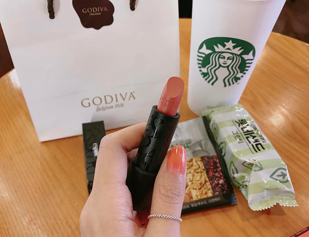 5 cây son Hàn bình dân ra mắt đã lâu nhưng vẫn được con gái Việt lùng mua ầm ầm - Ảnh 16. 5 cây son Hàn bình dân ra mắt đã lâu nhưng vẫn được con gái Việt lùng mua ầm ầm - Ảnh 16.