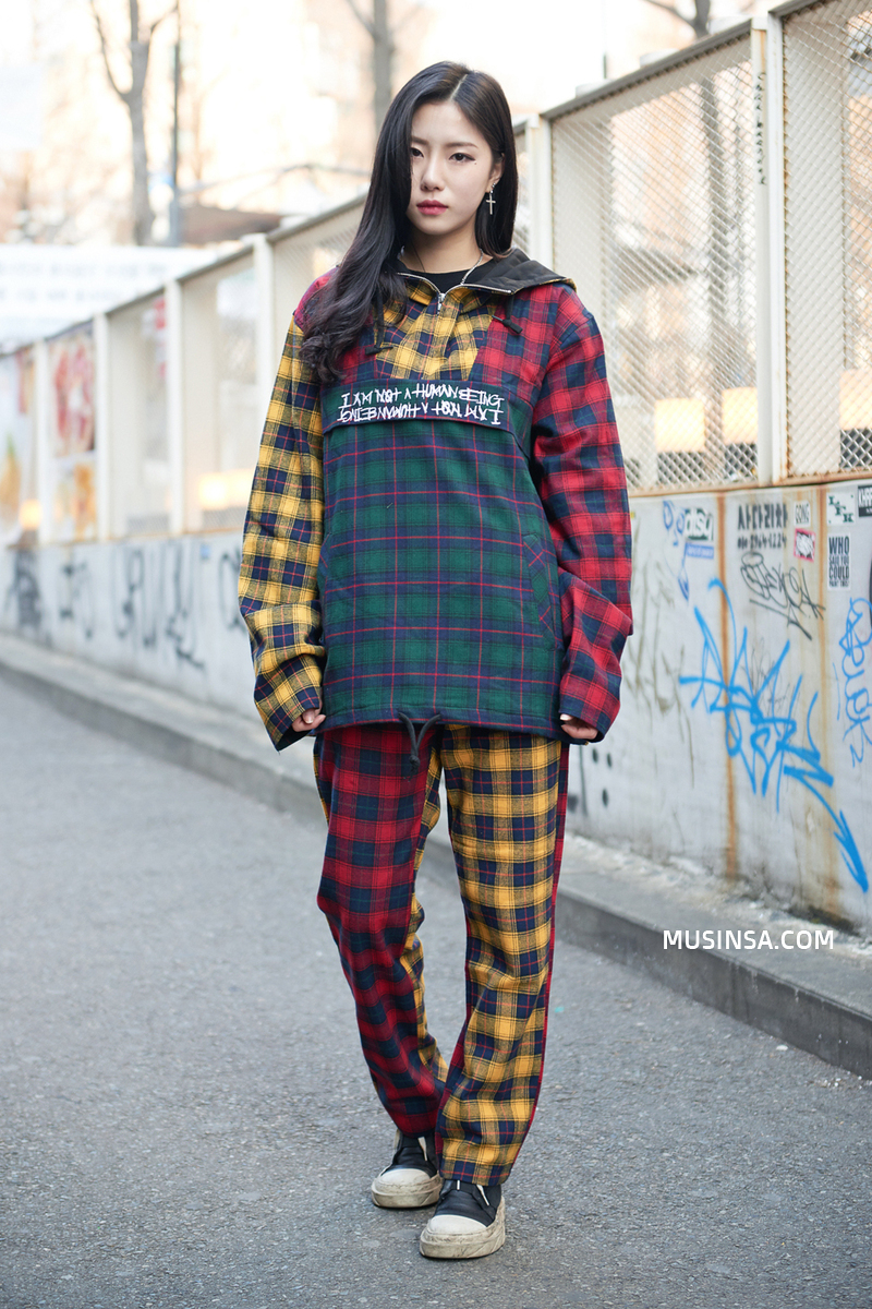 Đổ gục với street style đẹp-xịn-chất của các bạn trẻ thế giới - Ảnh 5. Đổ gục với street style đẹp-xịn-chất của các bạn trẻ thế giới - Ảnh 5.