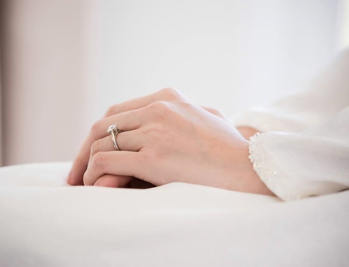 Cận cảnh nhẫn cưới của Thu Thảo trong loạt ảnh hậu trường lễ ăn hỏi với Trung Tín - Ảnh 9. Cận cảnh nhẫn cưới của Thu Thảo trong loạt ảnh hậu trường lễ ăn hỏi với Trung Tín - Ảnh 9.