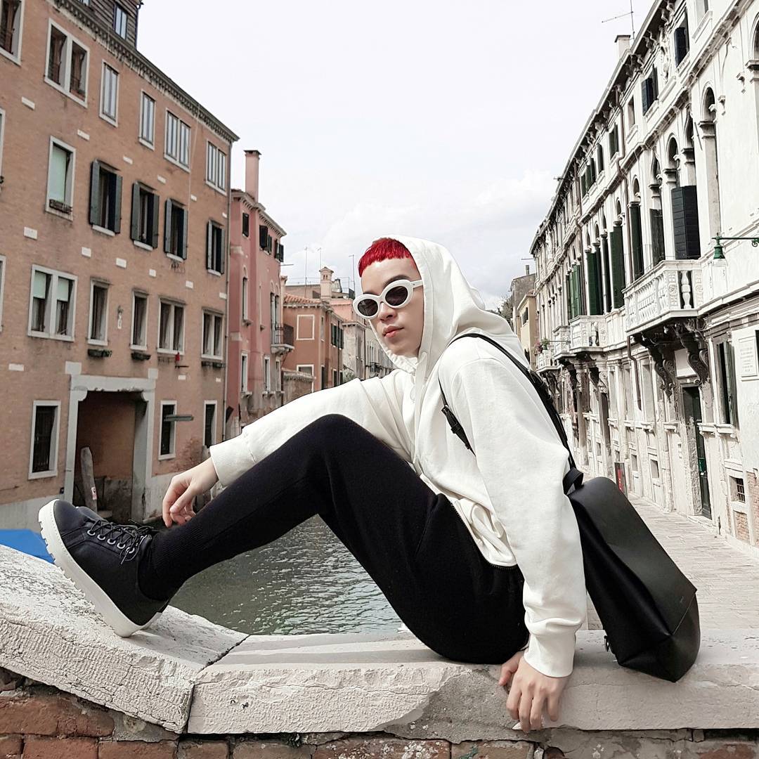 Kelbin Lei tiếp tục được thương hiệu đình đám Vetements lăng xê trên Instagram - Ảnh 5. Kelbin Lei tiếp tục được thương hiệu đình đám Vetements lăng xê trên Instagram - Ảnh 5.