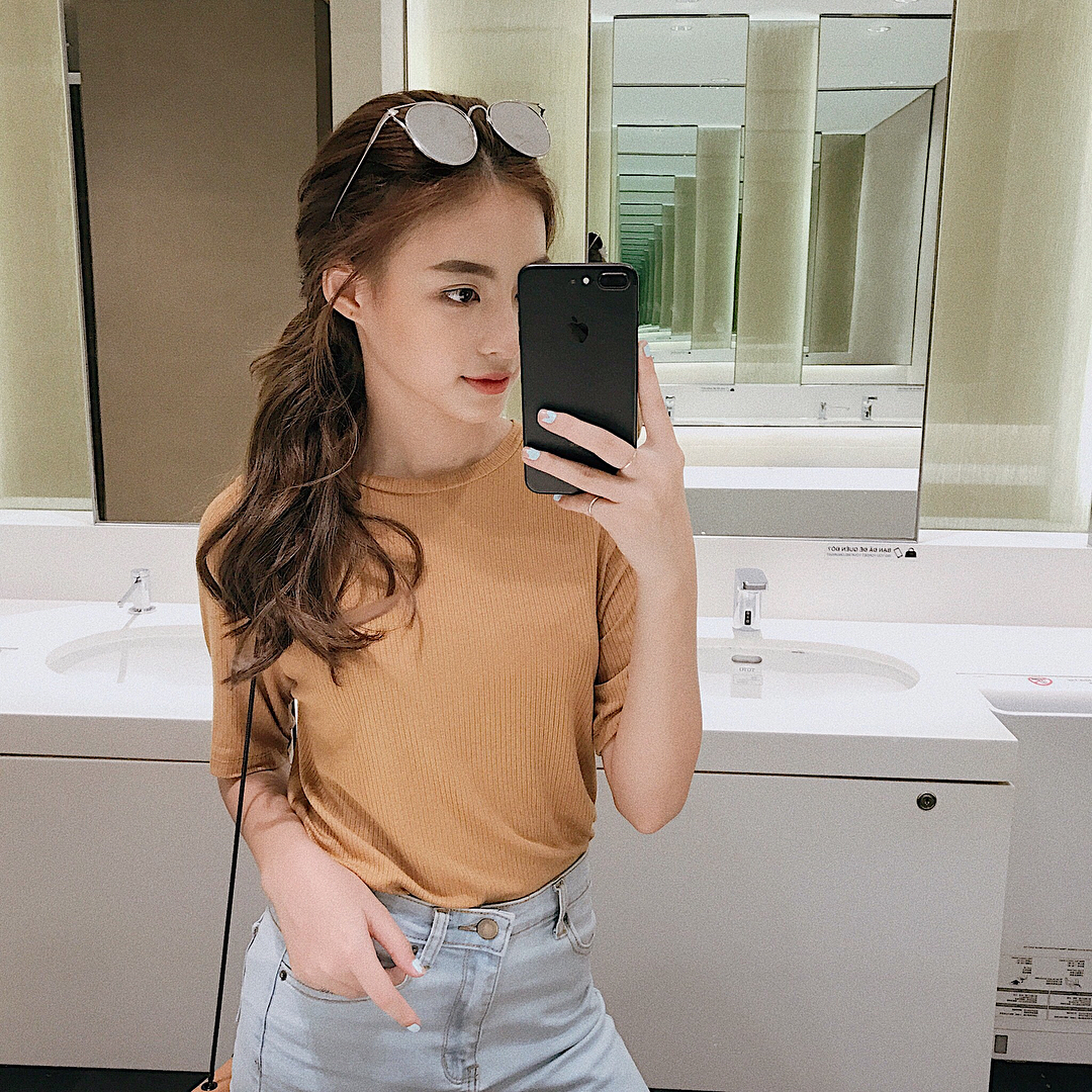 4 cách tạo kiểu vừa nhanh vừa xinh hết ý dành cho các nàng tóc dày - Ảnh 19. 4 cách tạo kiểu vừa nhanh vừa xinh hết ý dành cho các nàng tóc dày - Ảnh 19.