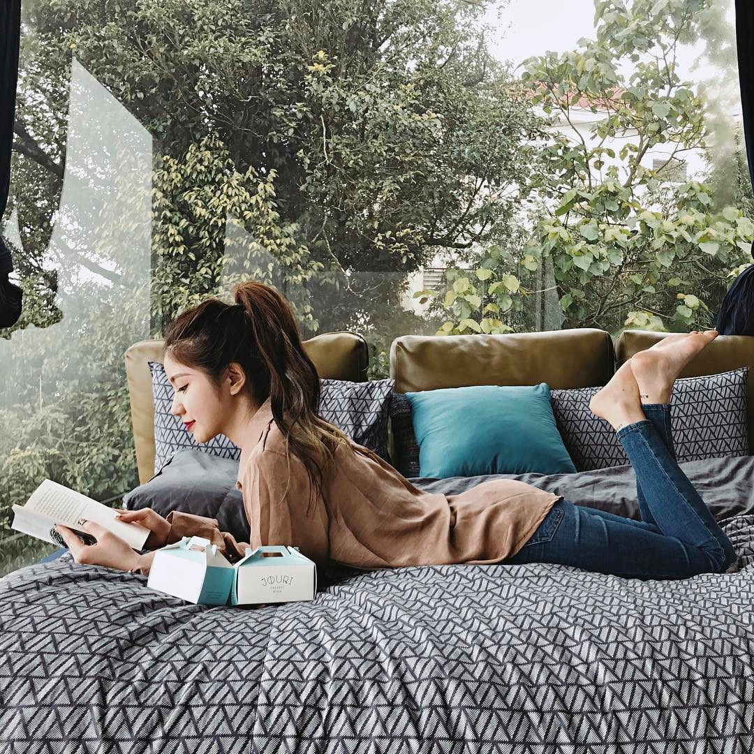 4 cách tạo kiểu vừa nhanh vừa xinh hết ý dành cho các nàng tóc dày - Ảnh 20. 4 cách tạo kiểu vừa nhanh vừa xinh hết ý dành cho các nàng tóc dày - Ảnh 20.