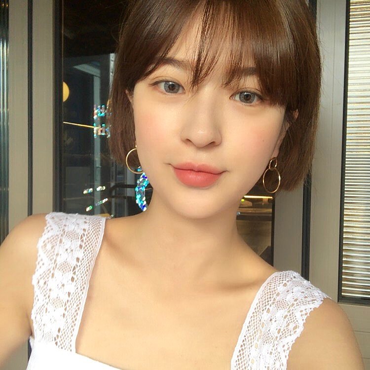 3 cây son Hàn lạ tên nhưng vỏ xinh, màu đẹp đang khiến hội mê son châu Á thích rối rít - Ảnh 13. 3 cây son Hàn lạ tên nhưng vỏ xinh, màu đẹp đang khiến hội mê son châu Á thích rối rít - Ảnh 13.