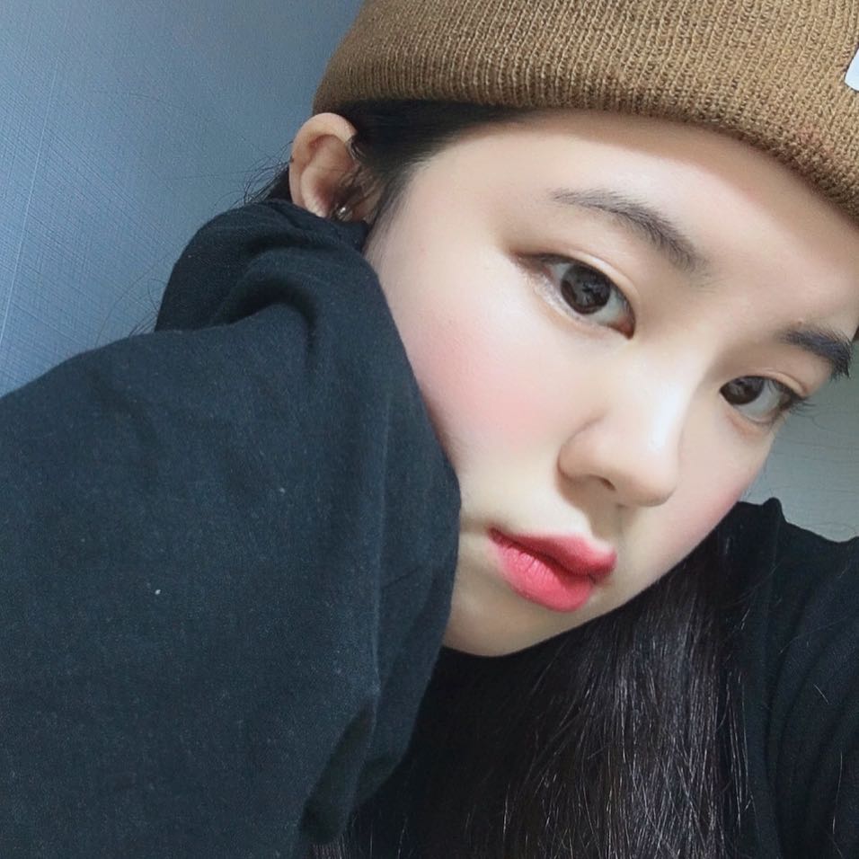 5 cây son Hàn bình dân ra mắt đã lâu nhưng vẫn được con gái Việt lùng mua ầm ầm - Ảnh 25. 5 cây son Hàn bình dân ra mắt đã lâu nhưng vẫn được con gái Việt lùng mua ầm ầm - Ảnh 25.