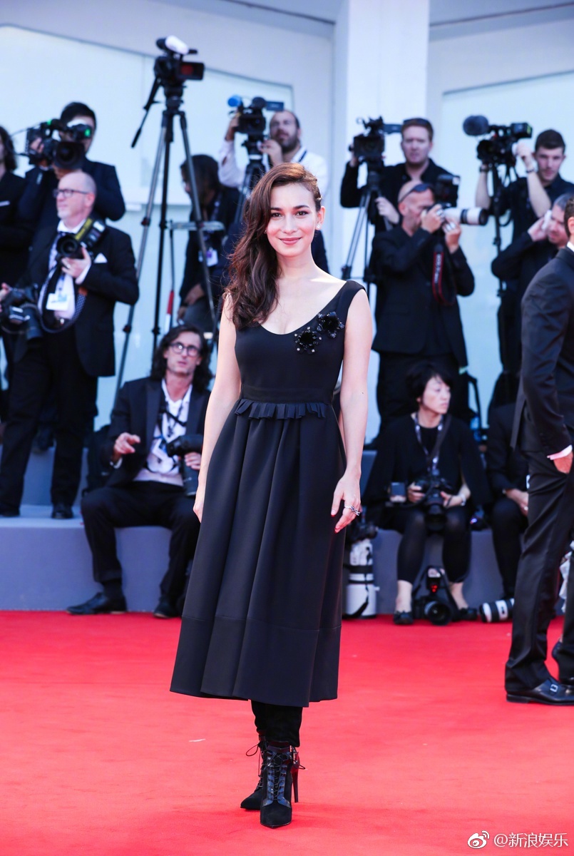 Mỹ nhân Chiến Lang 2 tiết lộ từng bị đạo diễn Mỹ gạ tình để thăng tiến trong sự nghiệp - Ảnh 2. Mỹ nhân Chiến Lang 2 tiết lộ từng bị đạo diễn Mỹ gạ tình để thăng tiến trong sự nghiệp - Ảnh 2.