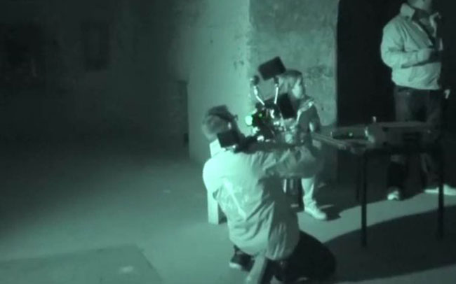 Bí ẩn chuyện anh chàng quay phim bị cào xước người trong ngôi nhà quỷ dữ - Ảnh 2. Bí ẩn chuyện anh chàng quay phim bị cào xước người trong ngôi nhà quỷ dữ - Ảnh 2.