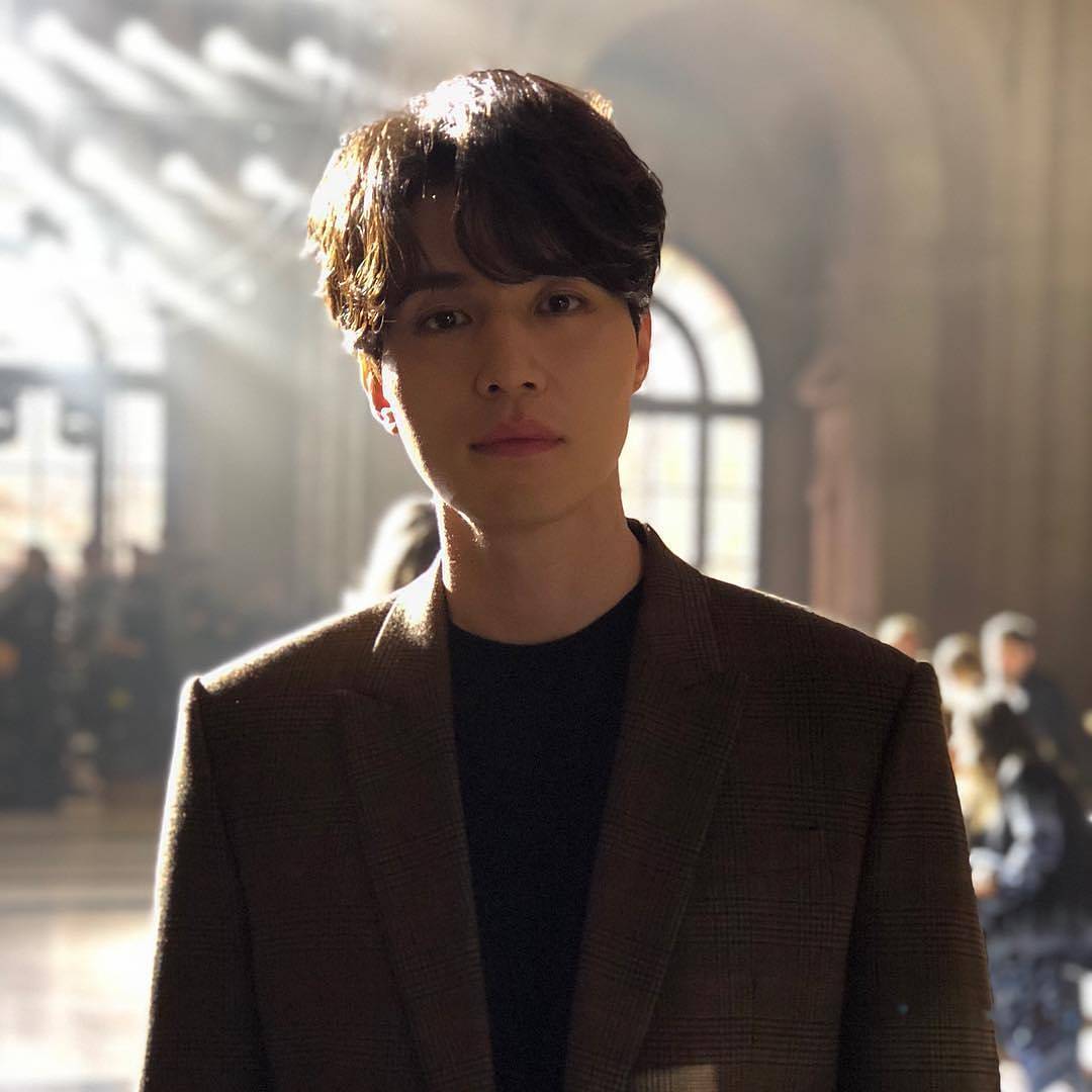 Hội ngộ Lee Dong Wook tại show Givenchy, Phạm Băng Băng khiến fan trầm trồ vì style quá lạ và đẳng cấp - Ảnh 6. Hội ngộ Lee Dong Wook tại show Givenchy, Phạm Băng Băng khiến fan trầm trồ vì style quá lạ và đẳng cấp - Ảnh 6.