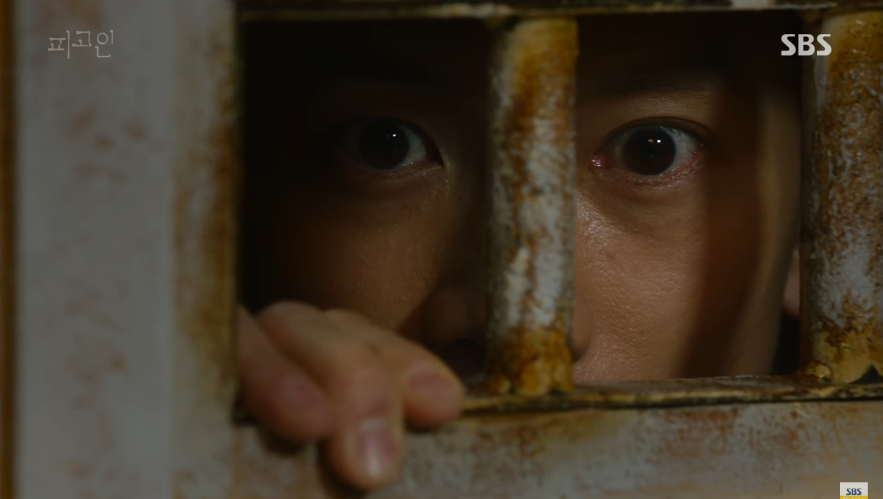 Bị Cáo: Bạn thân 15 năm của Ji Sung lật mặt trong kỳ án chưa từng có ở xứ Hàn - Ảnh 13. Bị Cáo: Bạn thân 15 năm của Ji Sung lật mặt trong kỳ án chưa từng có ở xứ Hàn - Ảnh 13.