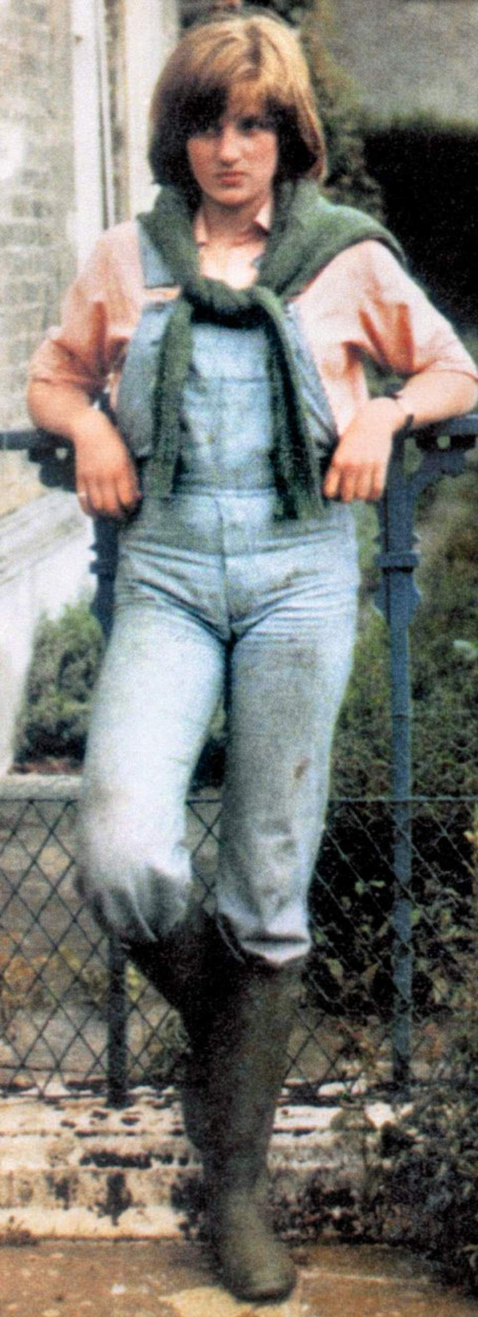 Bộ ảnh Công nương Diana từ thủa thiếu thời chưa từng được biết đến trước đây - Ảnh 9. Bộ ảnh Công nương Diana từ thủa thiếu thời chưa từng được biết đến trước đây - Ảnh 9.