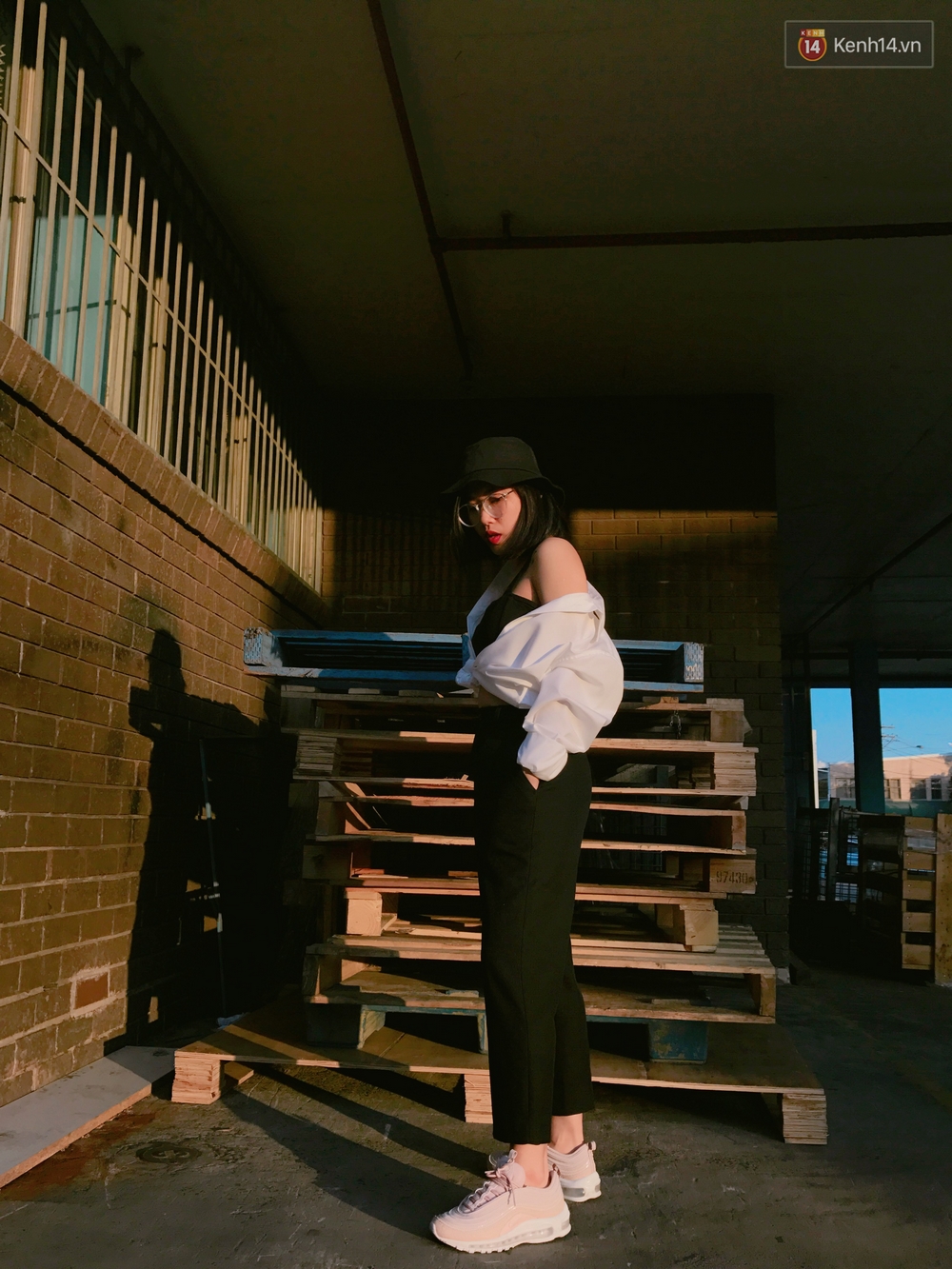 Review đôi sneaker được ví như viên kẹo ngọt đang đốn tim các cô nàng: Nike Air Max 97 Premium Pink Snakeskin - Ảnh 11. Review đôi sneaker được ví như viên kẹo ngọt đang đốn tim các cô nàng: Nike Air Max 97 Premium Pink Snakeskin - Ảnh 11.