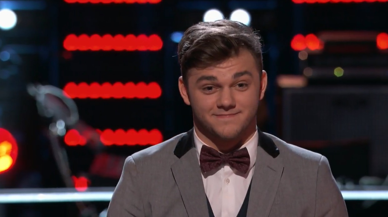 Đây là anh chàng duy nhất được cứu tại The Voice Mỹ hôm nay! - Ảnh 2. Đây là anh chàng duy nhất được cứu tại The Voice Mỹ hôm nay! - Ảnh 2.