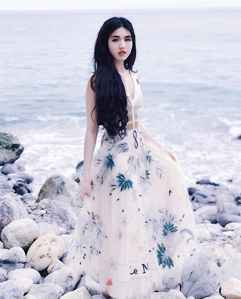 Đang khuấy đảo Instagram Hội con nhà giàu Việt Nam: tiểu thư con nhà buôn siêu xe, lột xác từ 96kg - Ảnh 4. Đang khuấy đảo Instagram Hội con nhà giàu Việt Nam: tiểu thư con nhà buôn siêu xe, lột xác từ 96kg - Ảnh 4.