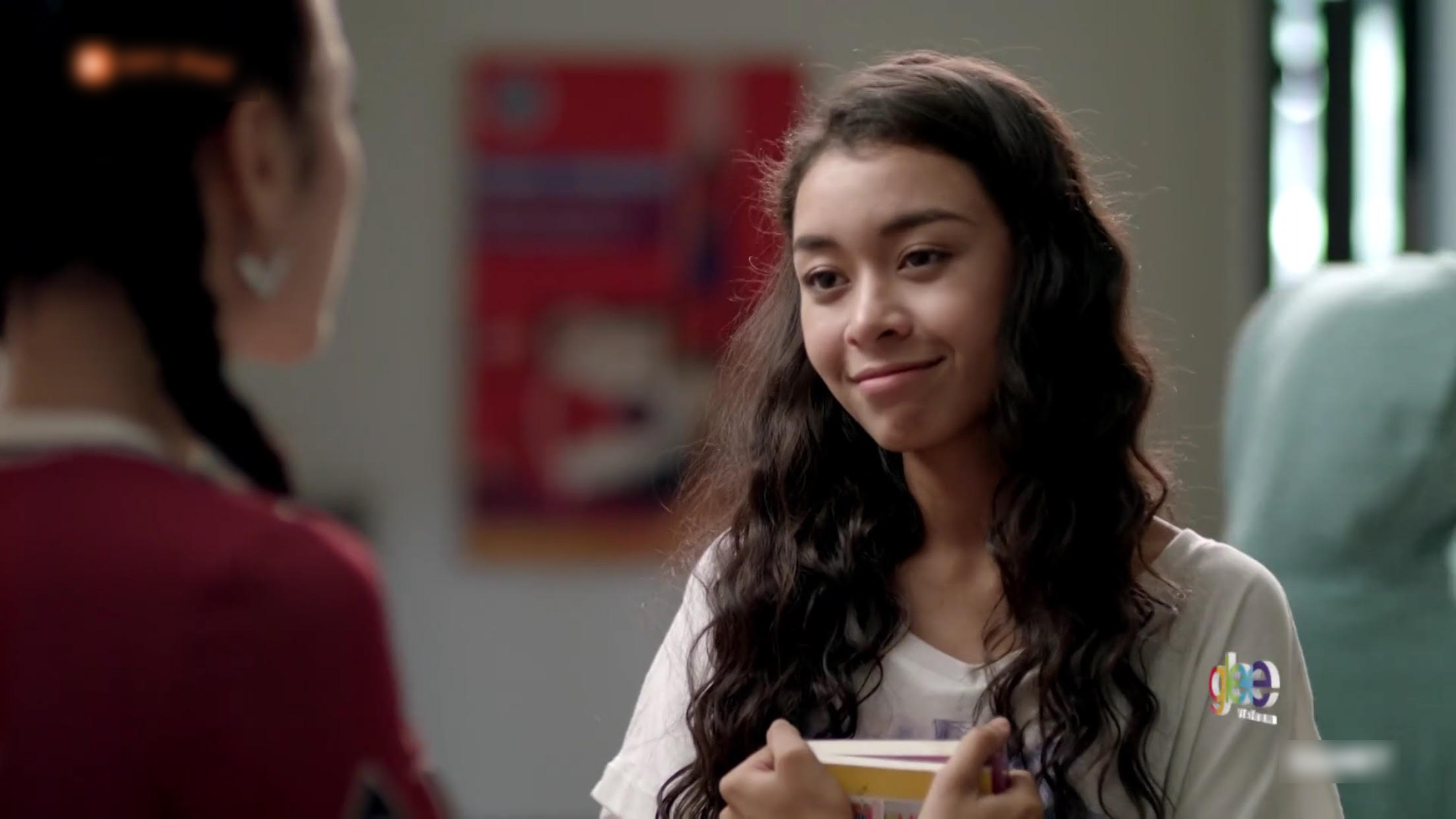 Glee Việt tập 6: Tập thể học sinh bị người yêu thầy Minh phát thuốc thần” để hát cho sung - Ảnh 10. Glee Việt tập 6: Tập thể học sinh bị người yêu thầy Minh phát thuốc thần” để hát cho sung - Ảnh 10.