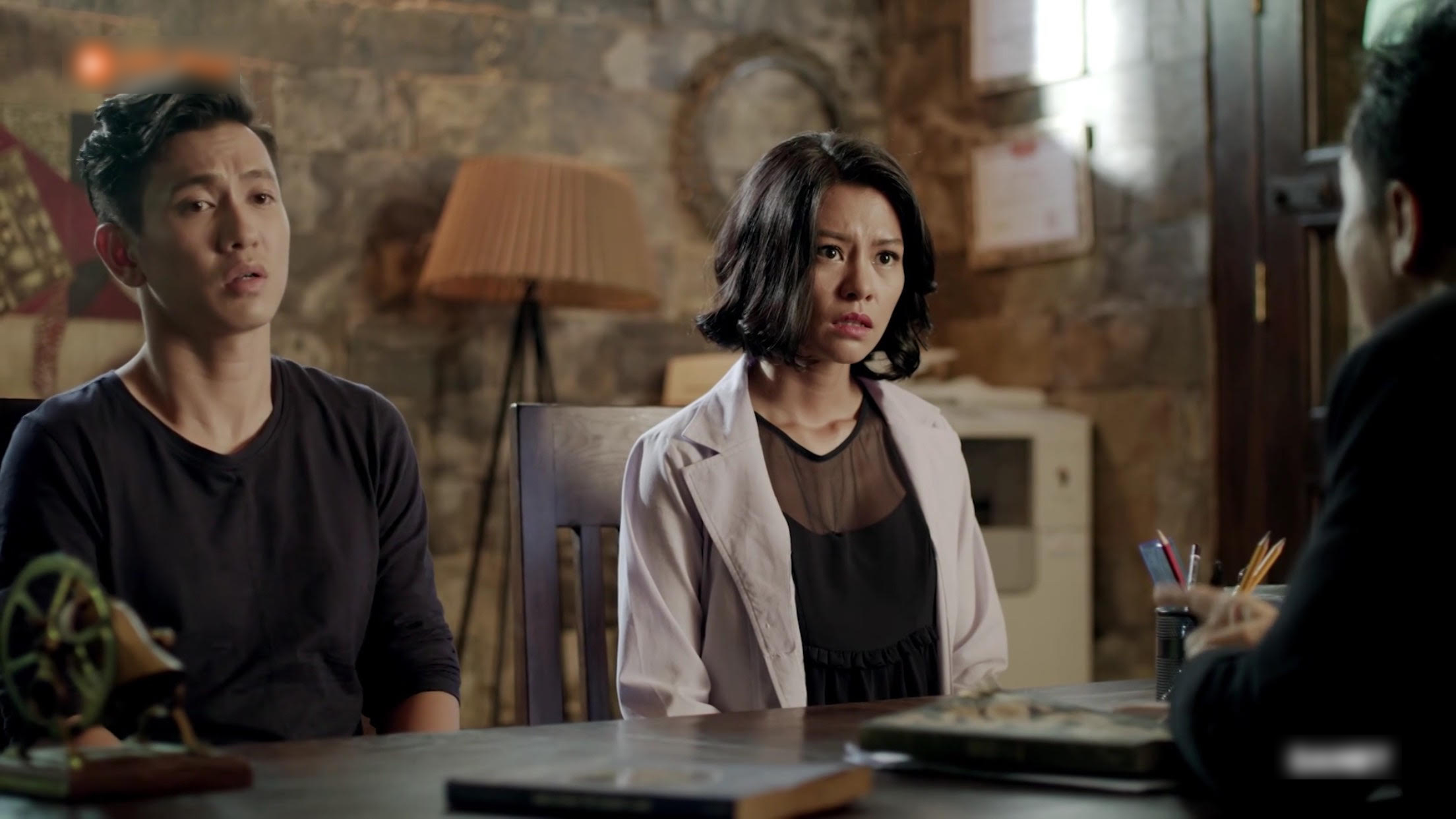 Glee Việt tập 6: Tập thể học sinh bị người yêu thầy Minh phát thuốc thần” để hát cho sung - Ảnh 19. Glee Việt tập 6: Tập thể học sinh bị người yêu thầy Minh phát thuốc thần” để hát cho sung - Ảnh 19.