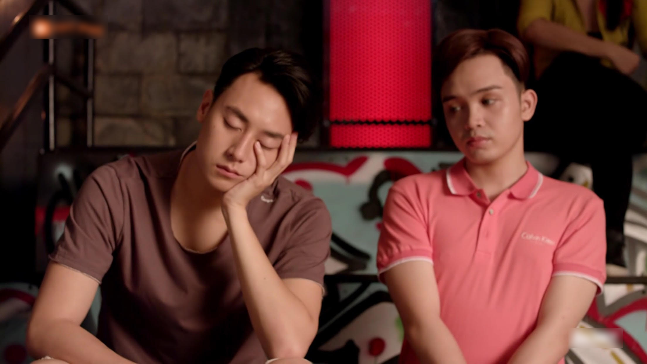 Glee Việt tập 6: Tập thể học sinh bị người yêu thầy Minh phát thuốc thần” để hát cho sung - Ảnh 7. Glee Việt tập 6: Tập thể học sinh bị người yêu thầy Minh phát thuốc thần” để hát cho sung - Ảnh 7.