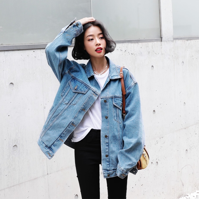 Trời ấm dần lên rồi, chuẩn bị lôi denim jacket ra diện thôi các cô nàng - Ảnh 1. Trời ấm dần lên rồi, chuẩn bị lôi denim jacket ra diện thôi các cô nàng - Ảnh 1.