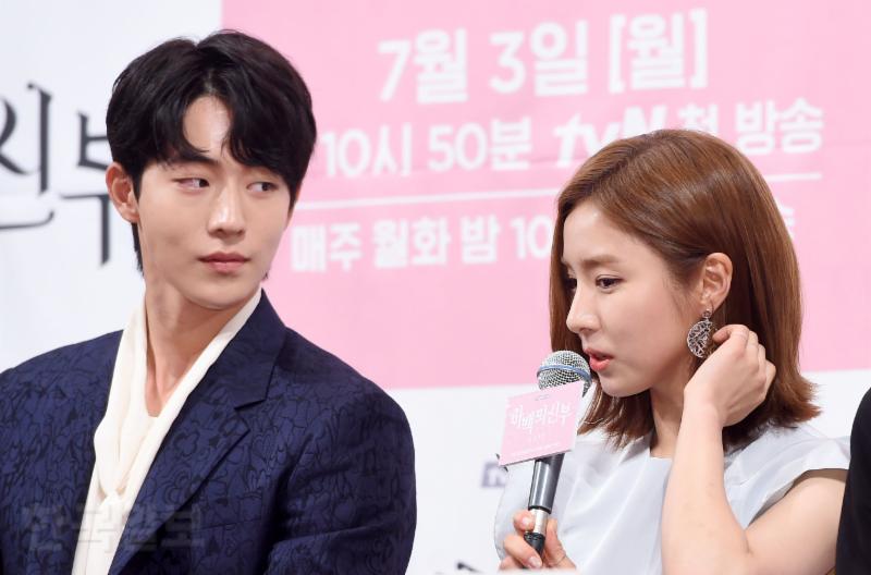 Sự thật đằng sau loạt ảnh Nam Joo Hyuk o bế mỹ nhân mặt đơ, bơ đẹp bạn gái cũ Lee Sung Kyung - Ảnh 7. Sự thật đằng sau loạt ảnh Nam Joo Hyuk o bế mỹ nhân mặt đơ, bơ đẹp bạn gái cũ Lee Sung Kyung - Ảnh 7.