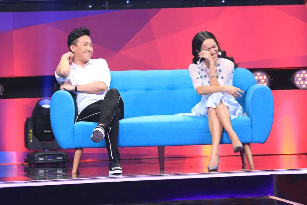 Cậu bé 7 tuổi biểu diễn Đờn ca tài tử khiến khán giả truyền hình bất ngờ - Ảnh 2. Cậu bé 7 tuổi biểu diễn Đờn ca tài tử khiến khán giả truyền hình bất ngờ - Ảnh 2.