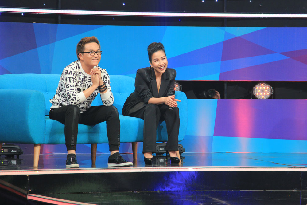 Cậu bé 7 tuổi biểu diễn Đờn ca tài tử khiến khán giả truyền hình bất ngờ - Ảnh 3. Cậu bé 7 tuổi biểu diễn Đờn ca tài tử khiến khán giả truyền hình bất ngờ - Ảnh 3.