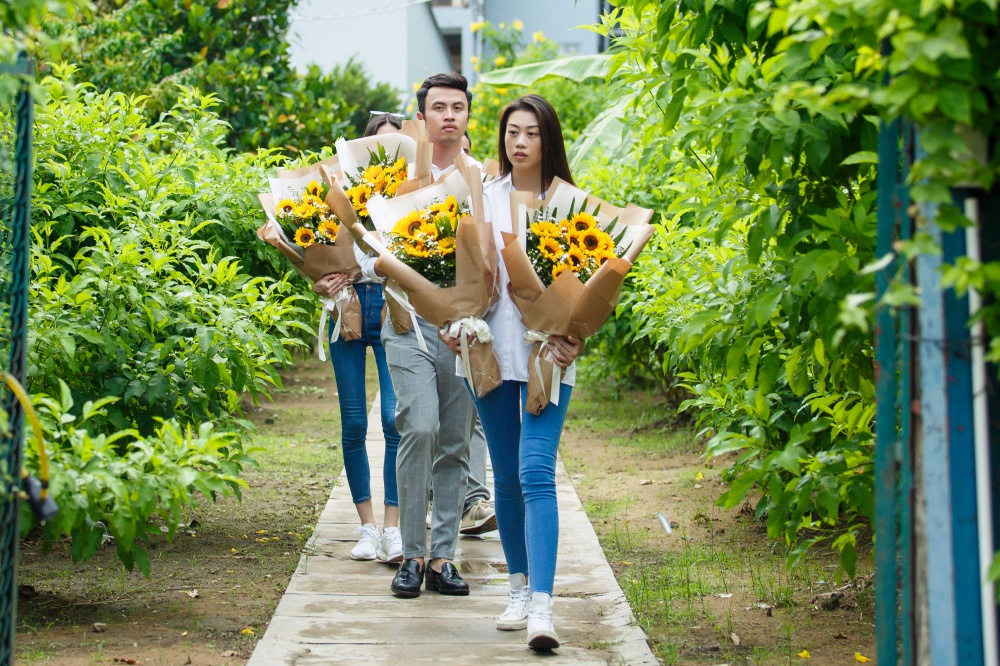 Thùy Dương, Kikki Lê xúc động trước hoàn cảnh của những cụ già neo đơn - Ảnh 3. Thùy Dương, Kikki Lê xúc động trước hoàn cảnh của những cụ già neo đơn - Ảnh 3.